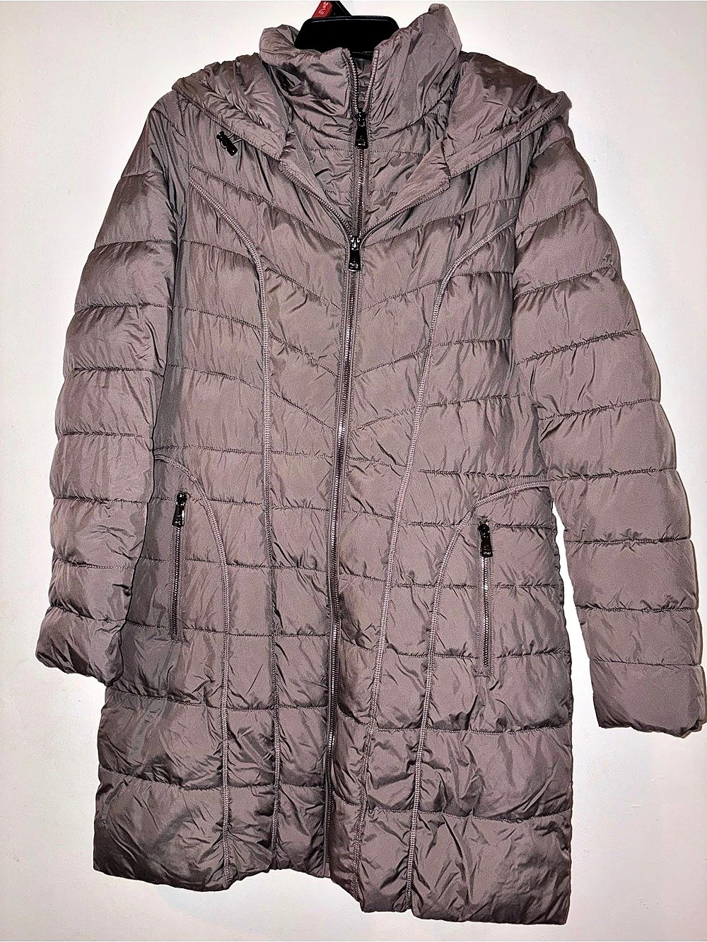 Bernardo Quilted Hooded Puffer in Purple Size Medium Like New